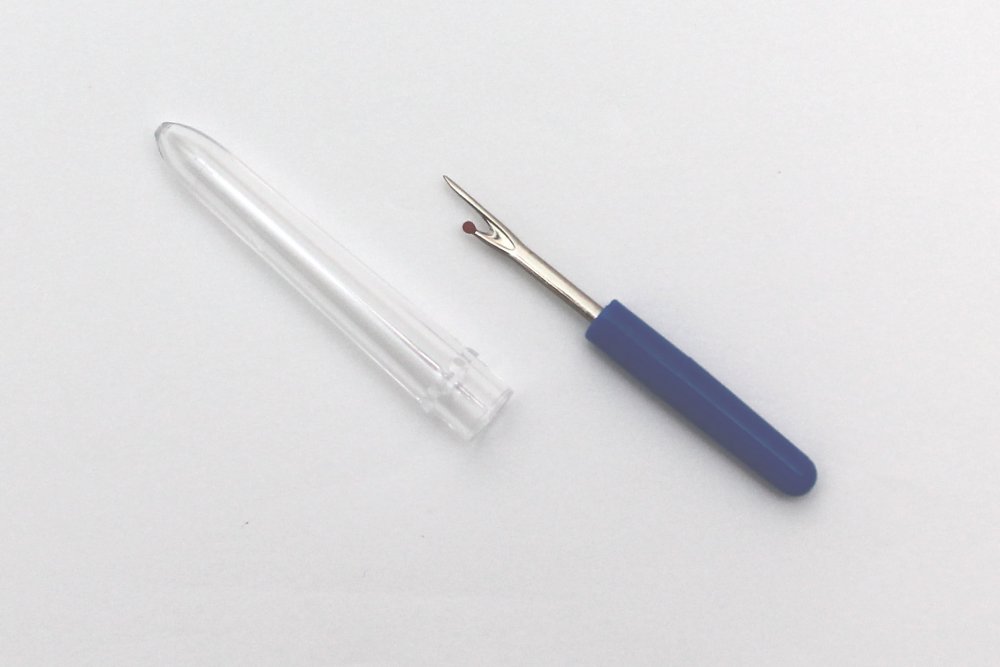 Parátko nití v plastovom pouzdře- modrý, dĺžka 62 mm